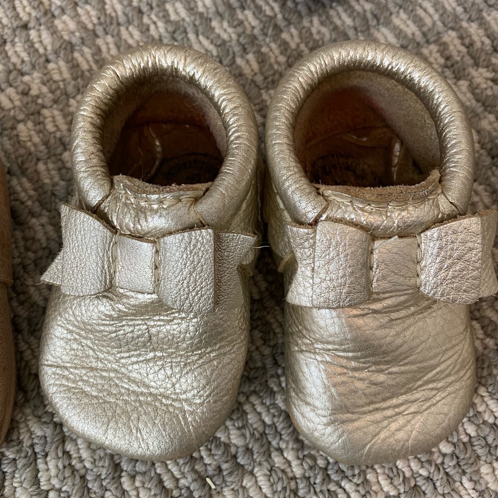 EUC - gold Freshly Picked moccasins